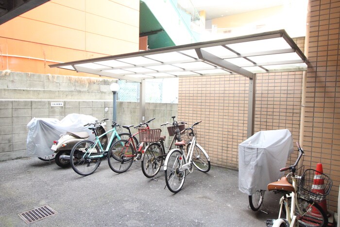 物件外観写真6　(駐輪場)