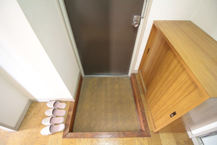 物件内観写真11　(玄関)