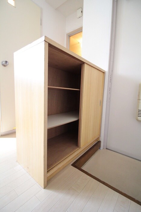 物件内観写真11　(玄関)