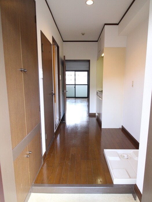 物件内観写真13　(玄関)