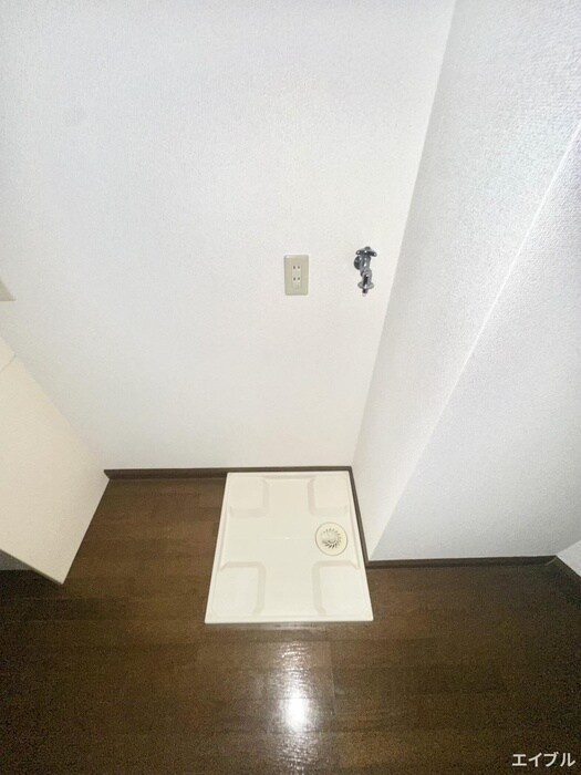 物件内観写真14　(洗濯機置場)