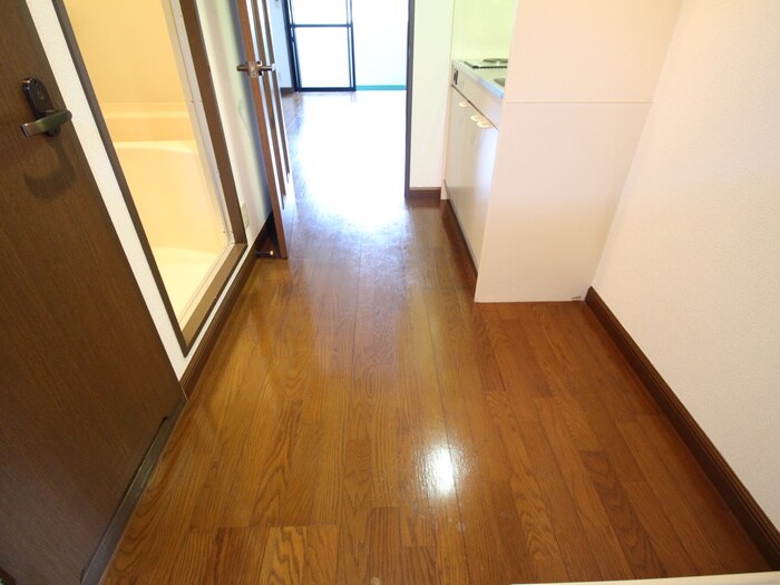 物件内観写真17　(廊下)