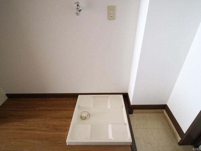 物件内観写真17　(洗濯機置場)