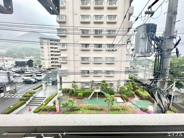 物件内観写真17　(室内からの展望)