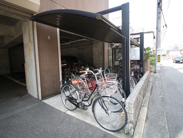 物件外観写真6　(駐輪場)