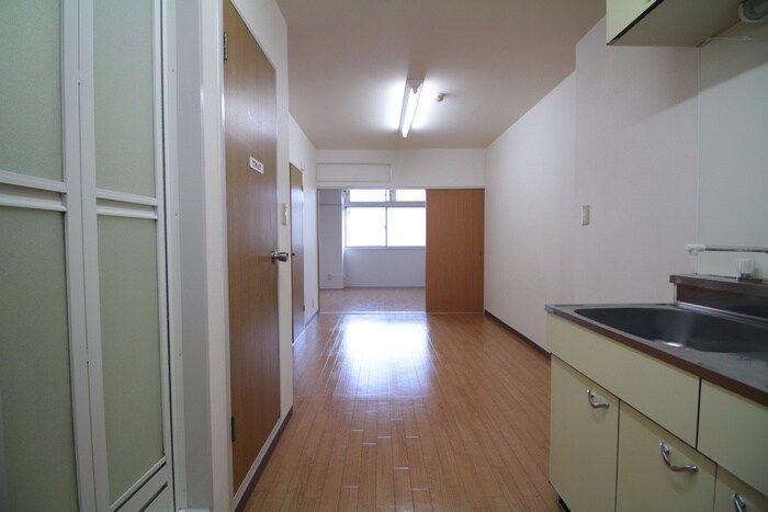 物件内観写真18　(廊下)