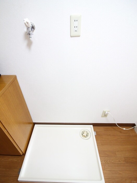 物件内観写真14　(洗濯機置場)