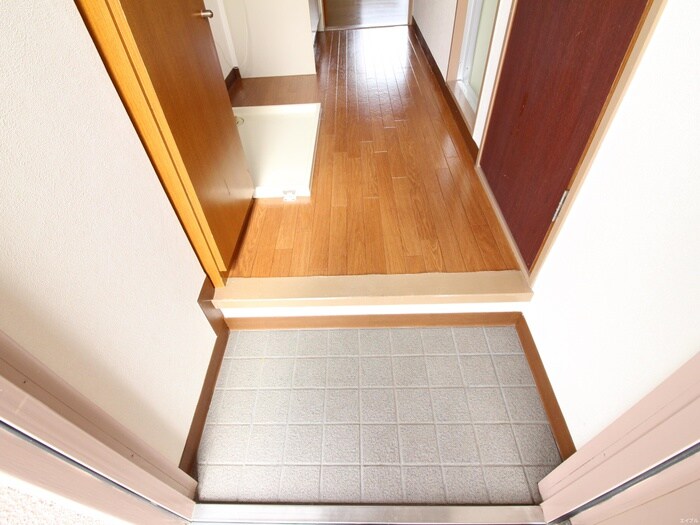 物件内観写真19　(玄関)