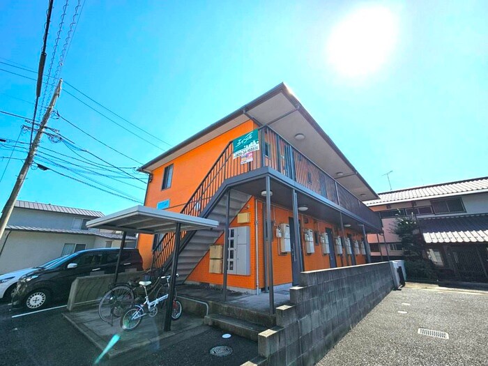 物件外観写真4　(エントランス部分)