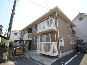 ドエル佐方外観写真