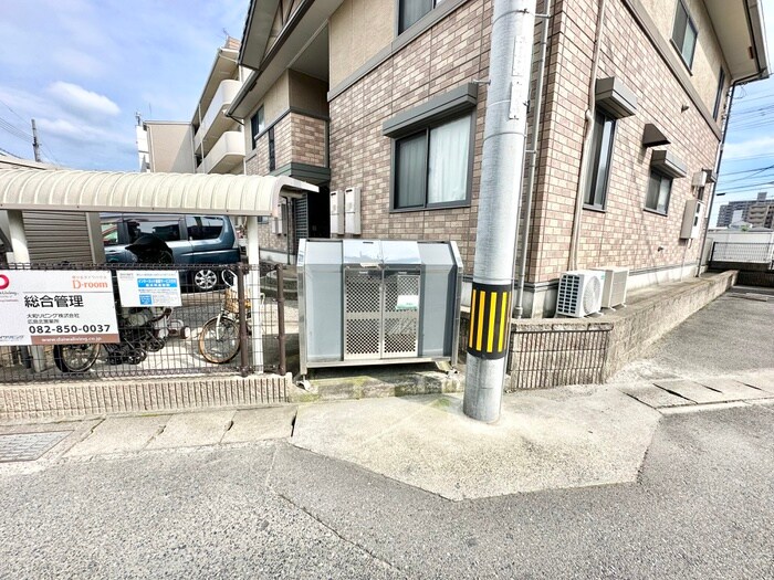 物件外観写真4　(建物設備)