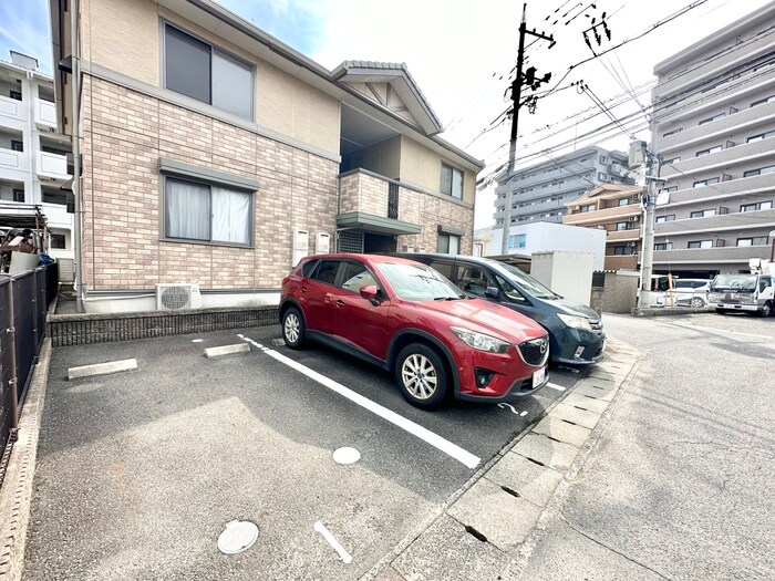 物件外観写真6　(駐車場)