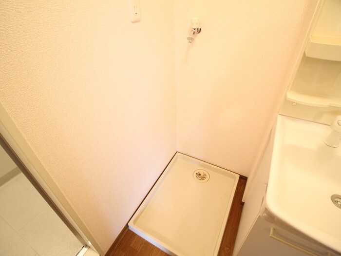 物件内観写真18　(洗濯機置場)