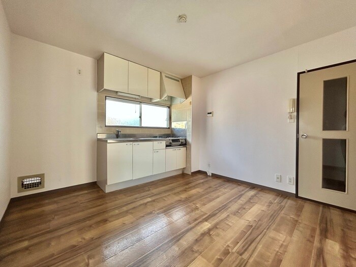 物件内観写真9　(居室)