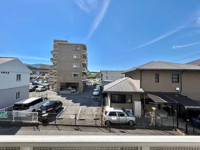 物件内観写真22　(室内からの展望)