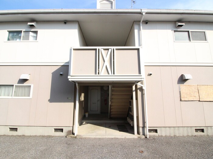 物件外観写真5　(エントランス部分)