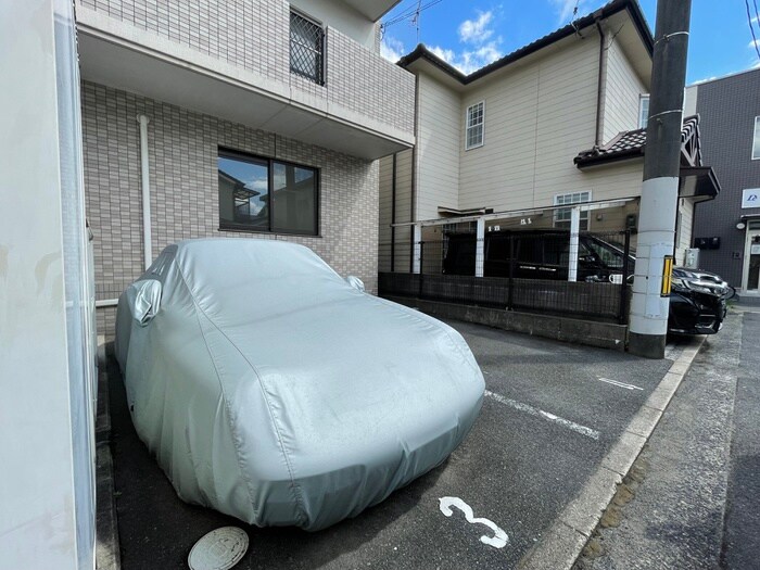 物件外観写真6　(駐車場)