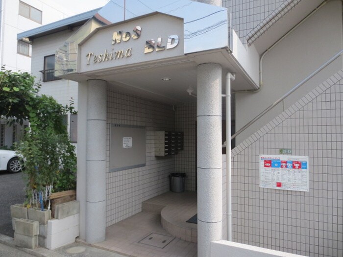 物件外観写真5　(エントランス部分)