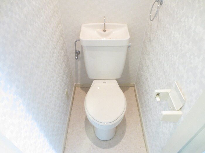 物件内観写真14　(トイレ)