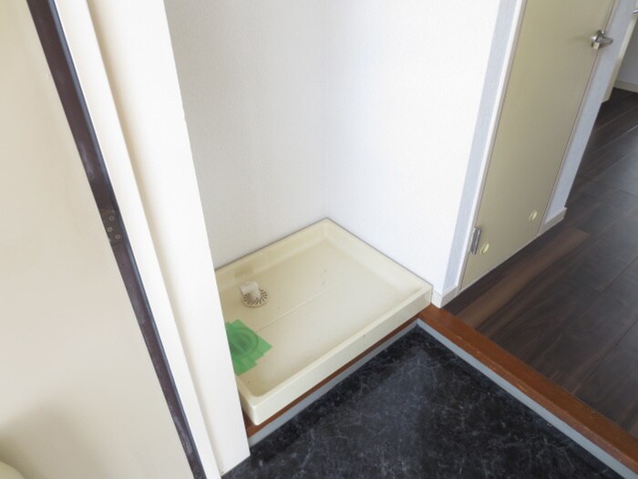 物件内観写真15　(洗濯機置場)