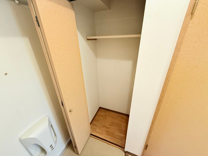 物件内観写真18　(収納)