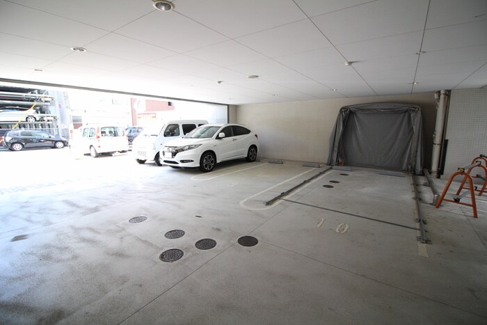 物件外観写真3　(駐車場)