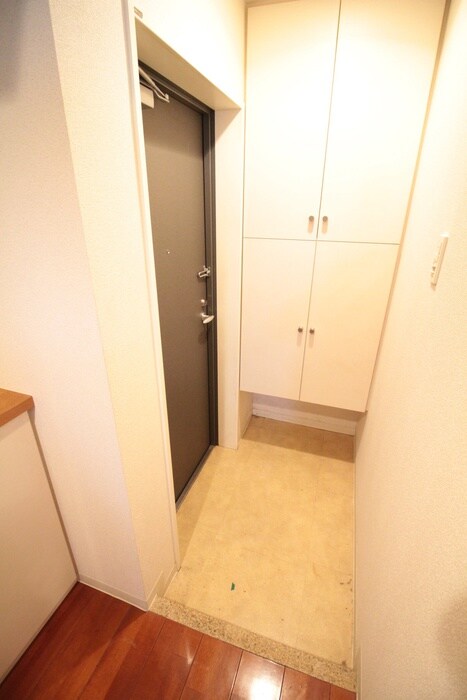 物件内観写真13　(玄関)