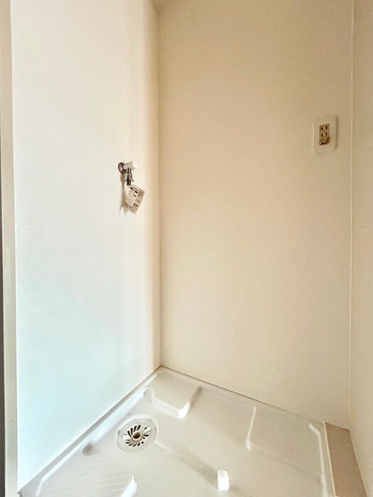 物件内観写真14　(洗濯機置場)