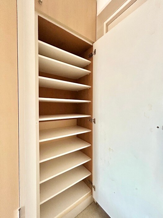 物件内観写真16　(靴箱)