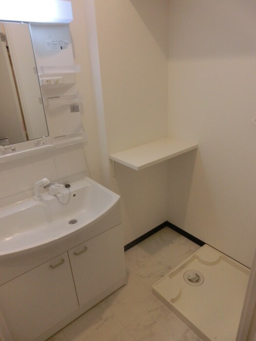 物件内観写真12　(洗濯機置場)