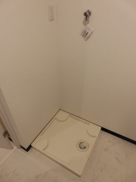 物件内観写真13　(洗濯機置場)