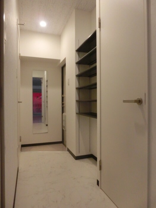 物件内観写真14　(玄関)