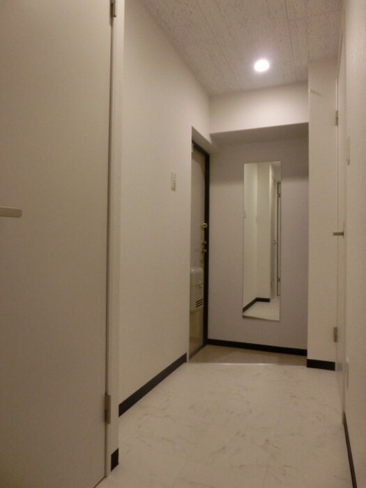 物件内観写真18　(玄関)