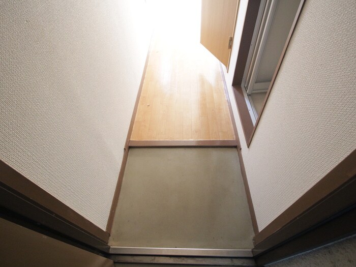 物件内観写真7　(玄関)