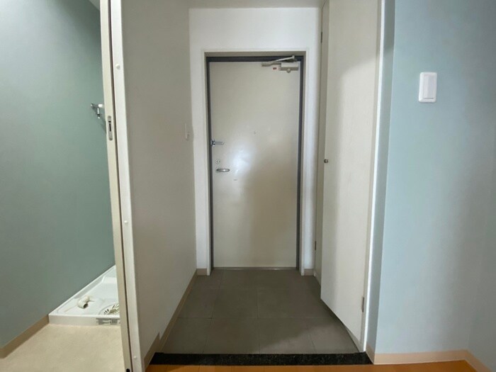 物件内観写真12　(玄関)