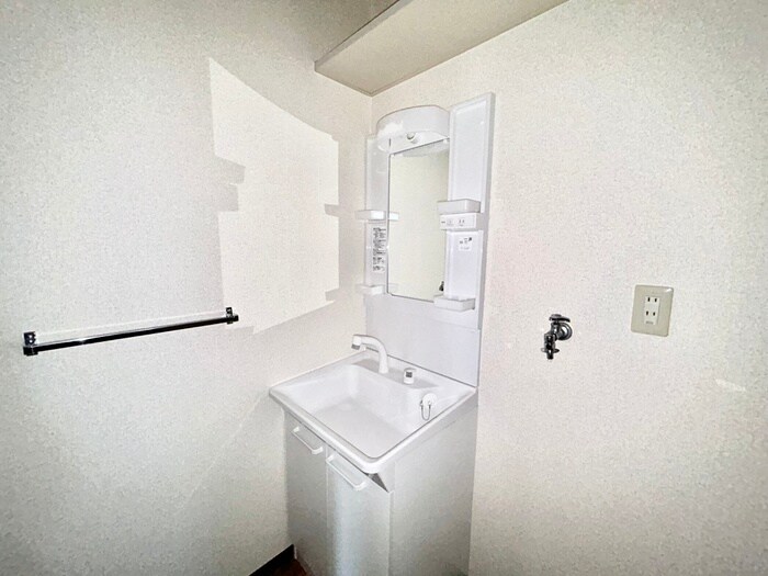 物件内観写真11　(洗面)
