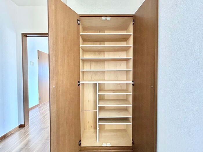 物件内観写真19　(靴箱)