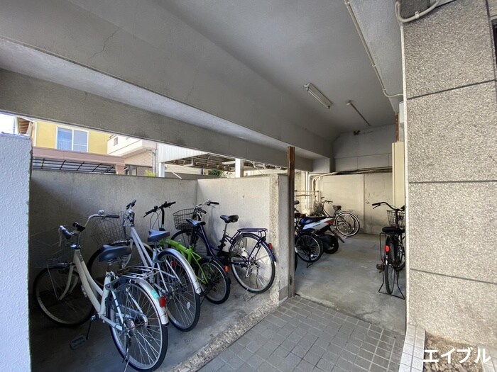 物件外観写真5　(駐輪場)