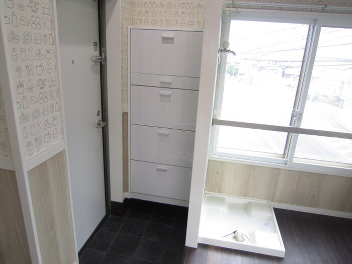 物件内観写真18　(玄関)