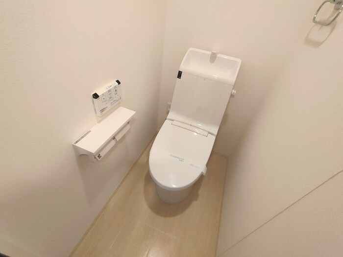 物件内観写真9　(トイレ)