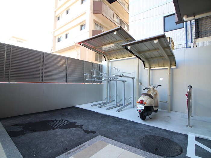 物件外観写真6　(駐輪場)