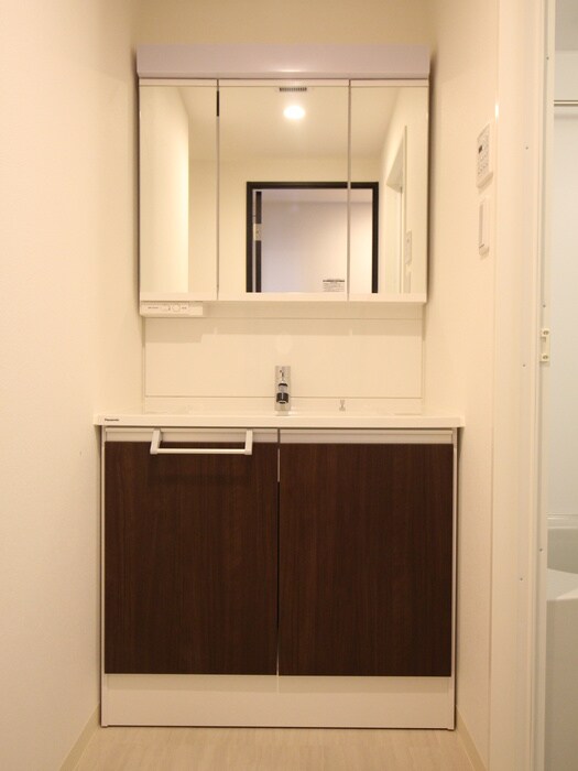 物件内観写真11　(洗面)