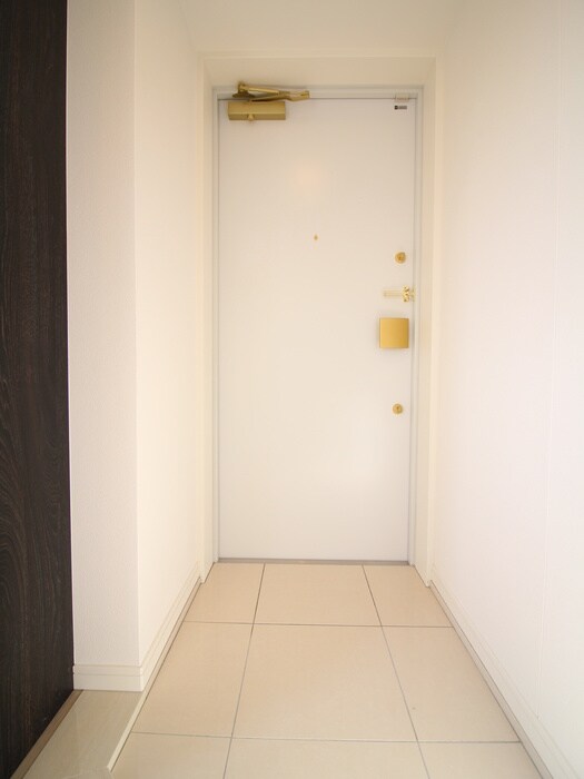 物件内観写真13　(玄関)