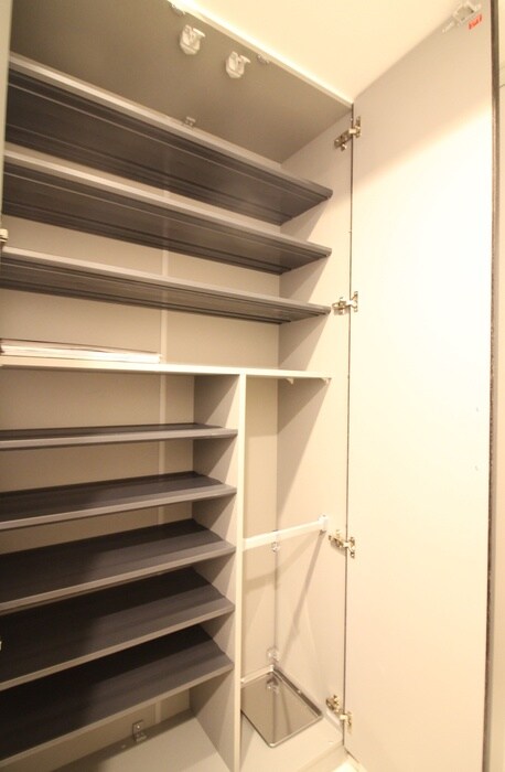 物件内観写真18　(靴箱)