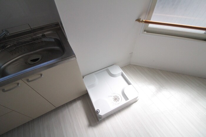 物件内観写真12　(洗濯機置場)