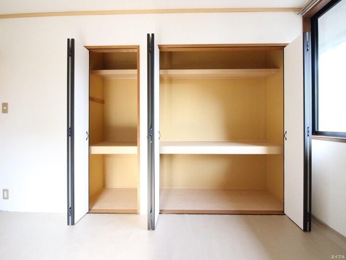 物件内観写真12　(収納)