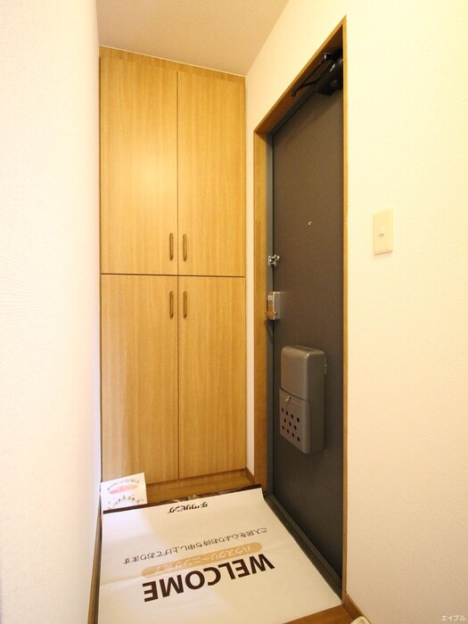 物件内観写真13　(玄関)