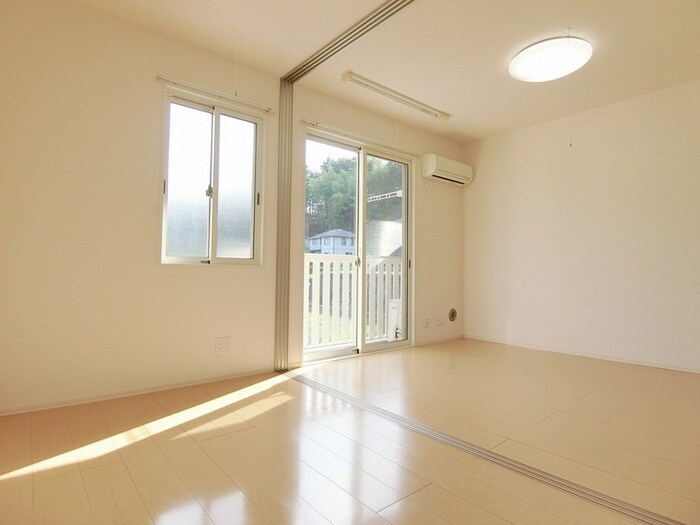 物件内観写真4　(居室)