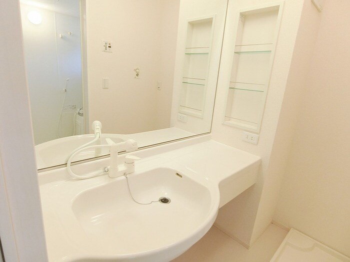 物件内観写真8　(洗面)
