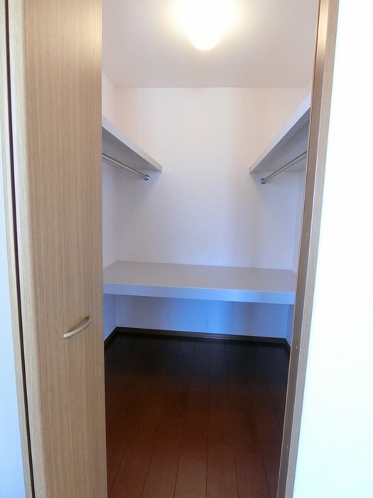 物件内観写真10　(収納)